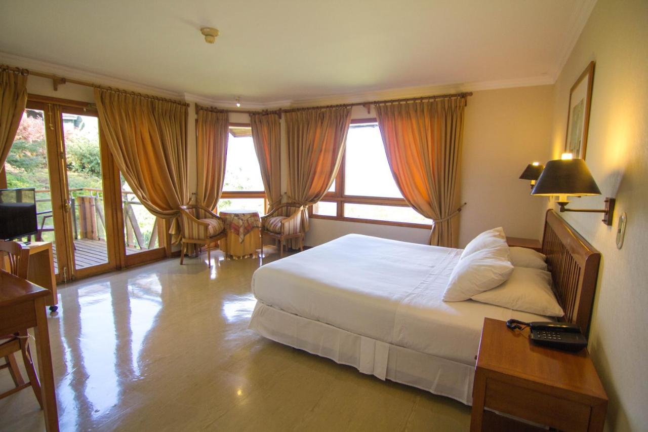 Hotel Y Punta Larga - Caja Andes *