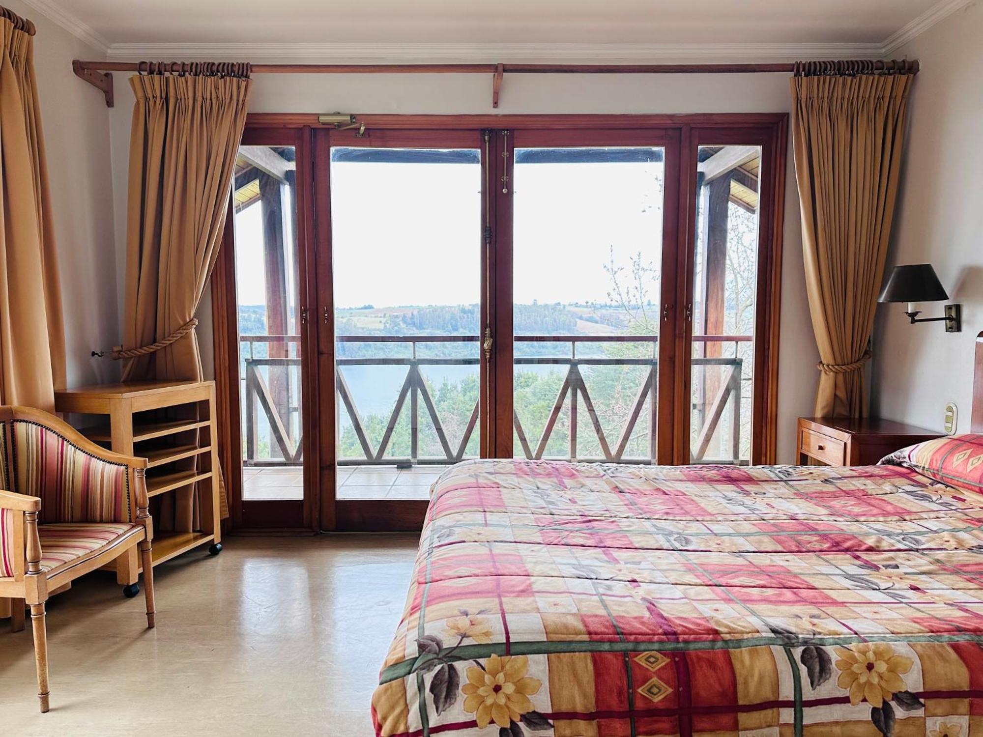 Hotel Y Punta Larga - Caja Andes *